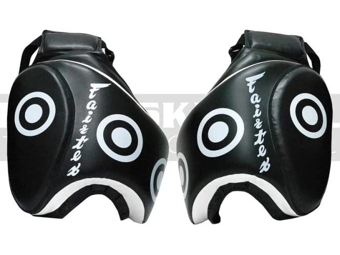 TP3-fairtex-ochraniacze-uda-black-white-1.jpg