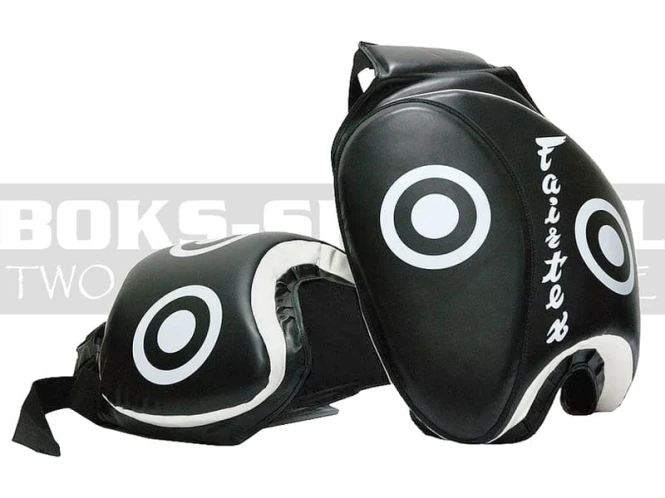 TP3-fairtex-ochraniacze-uda-black-white-2.jpg