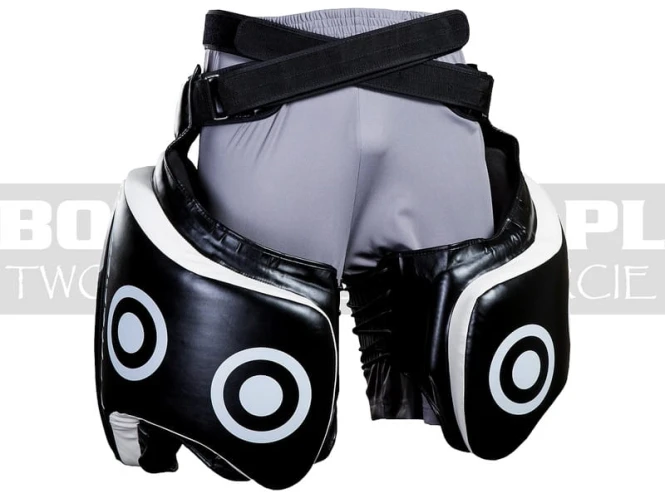 TP3-fairtex-ochraniacze-uda-black-white-4.jpg
