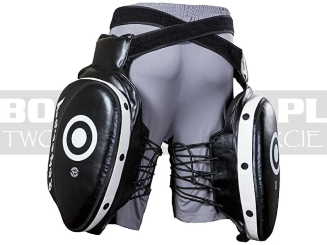 TP3-fairtex-ochraniacze-uda-black-white-5.jpg